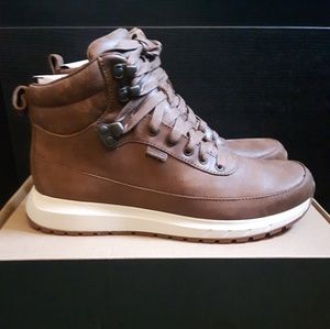 Roots Canada Rideau Mid Sneaker, Size 7.5